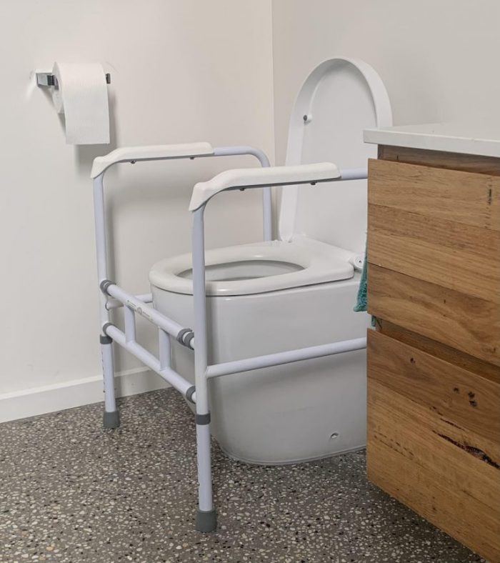TOILET SURROUND - Image 2