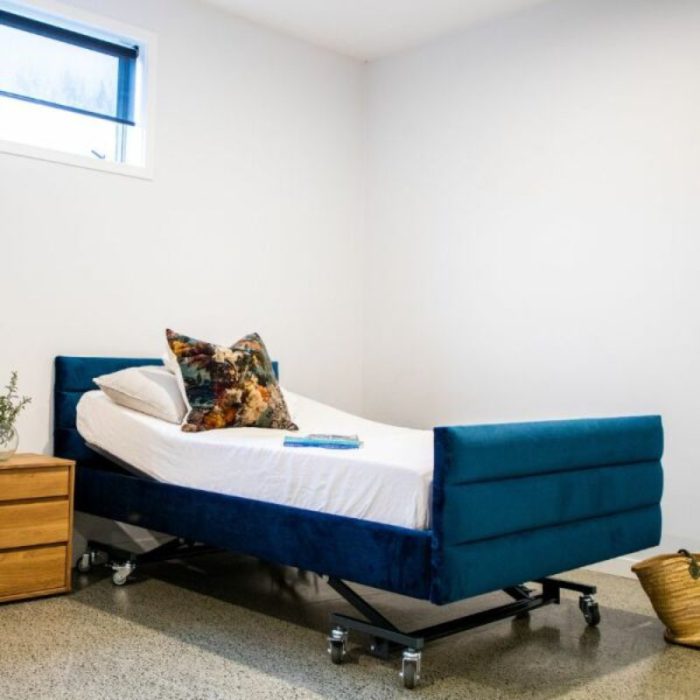 karlstead footboard royal blue