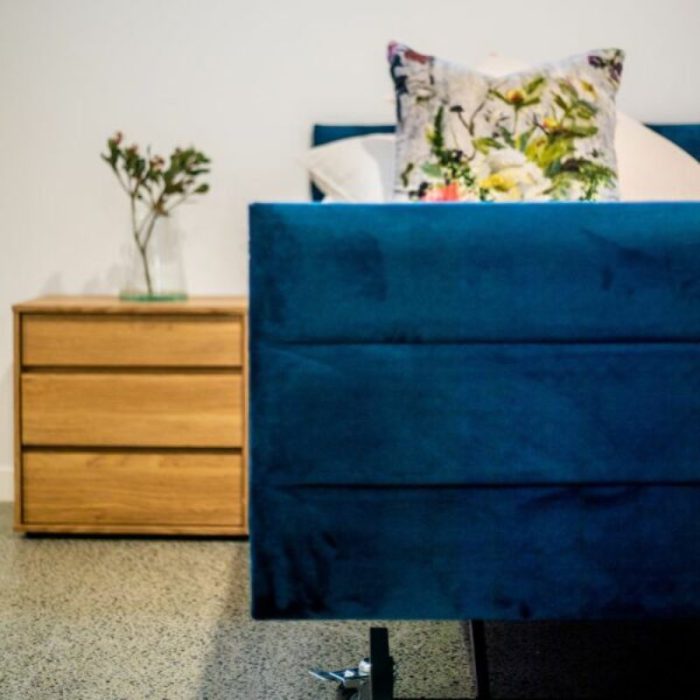 karlstead footboard royal blue
