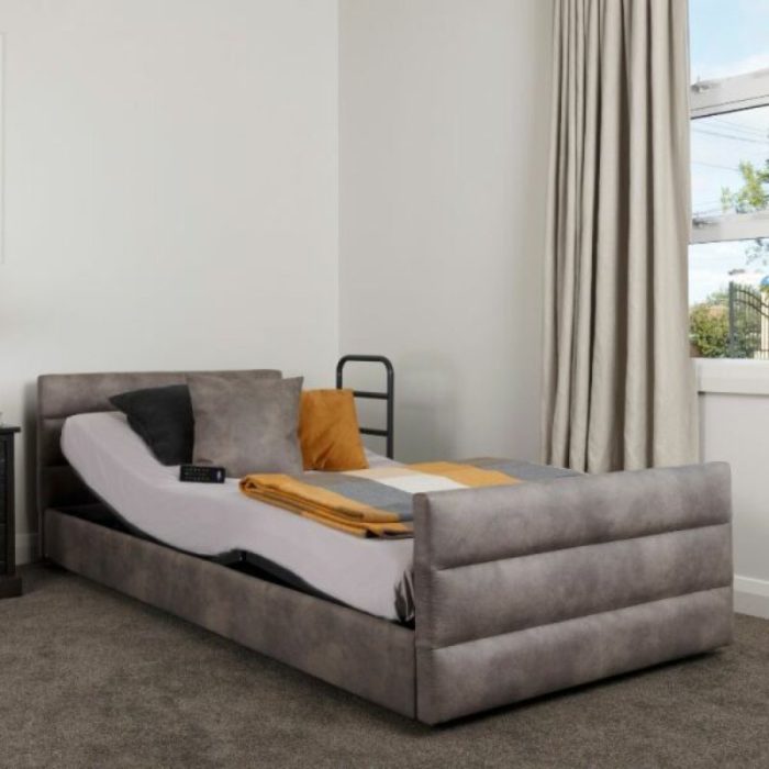 karlstead footboard in room